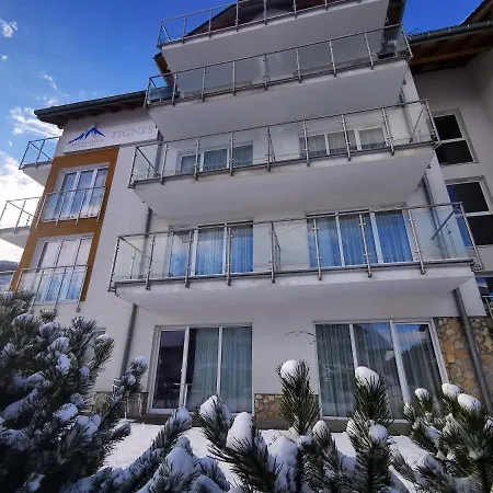 Czarna Gora Tignes 4 *